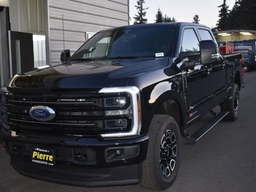 2025 Ford F-350 Platinum photo 1