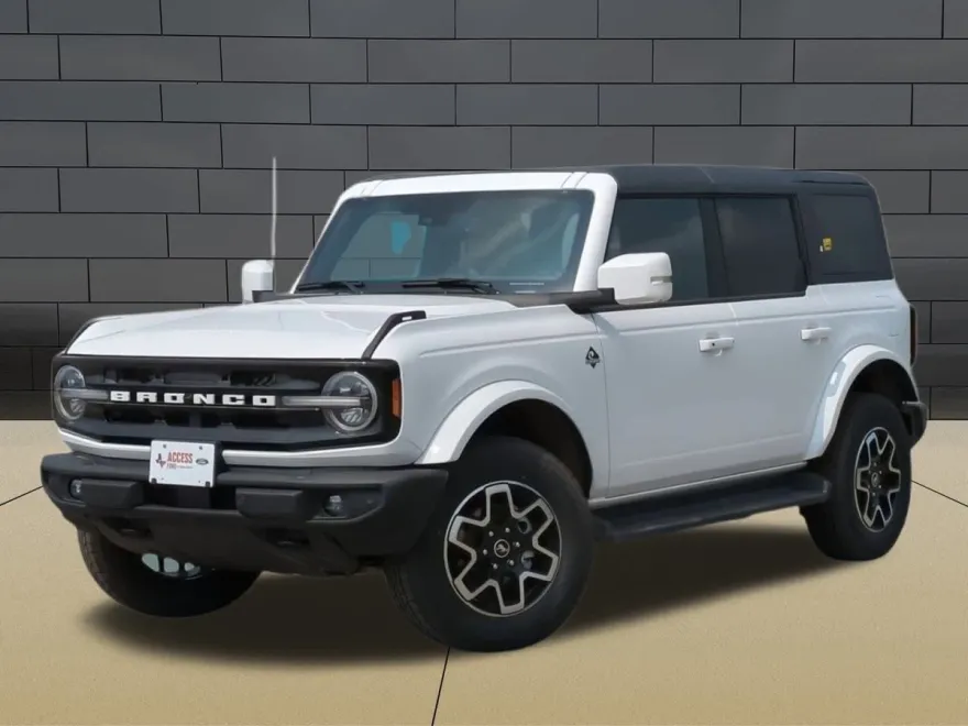 2025 Ford Bronco Outer Banks photo 1