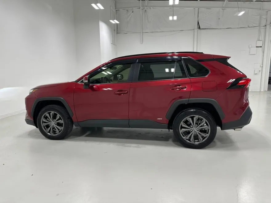2022 Toyota RAV4 Hybrid XLE Premium photo 1