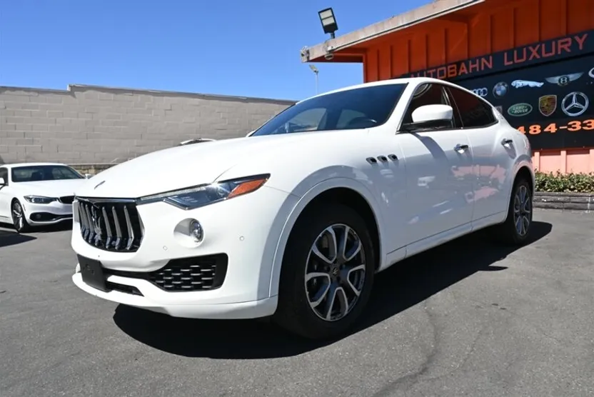 2020 Maserati Levante S photo 1