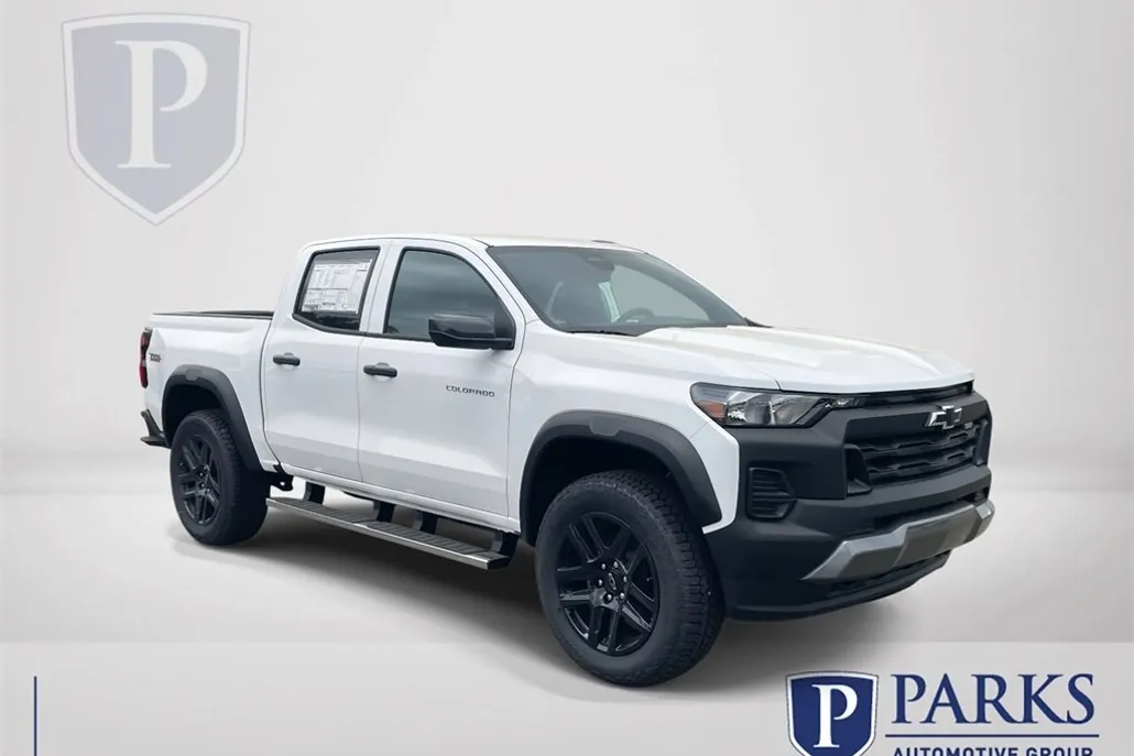 2025 Chevrolet Colorado Trail Boss photo 1