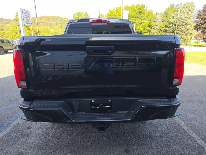 2024 Chevrolet Colorado Z71 photo 1