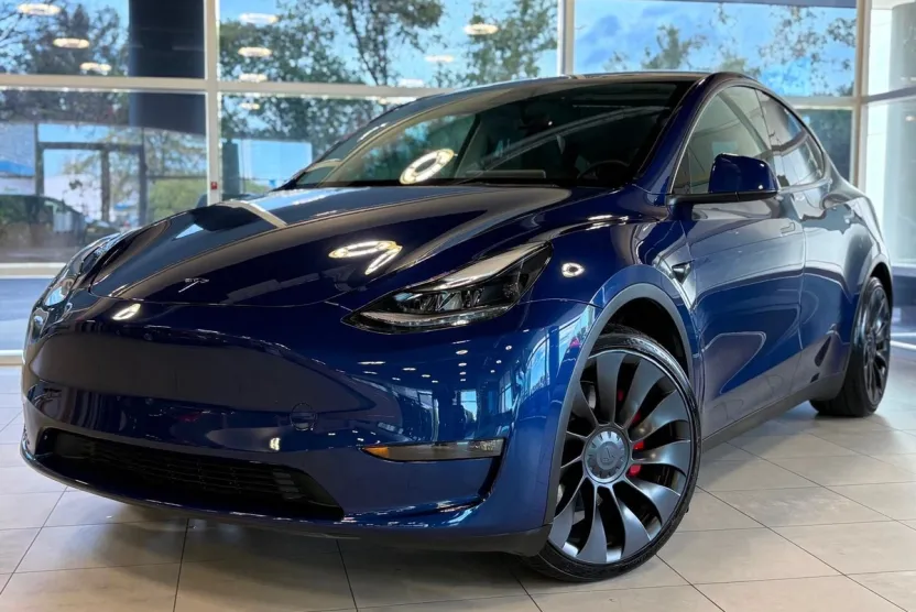 2023 Tesla Model Y Performance photo 1