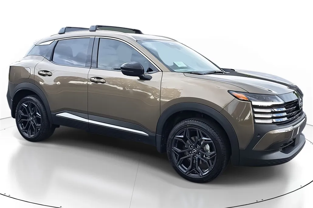 2026 Nissan Kicks SR photo 1