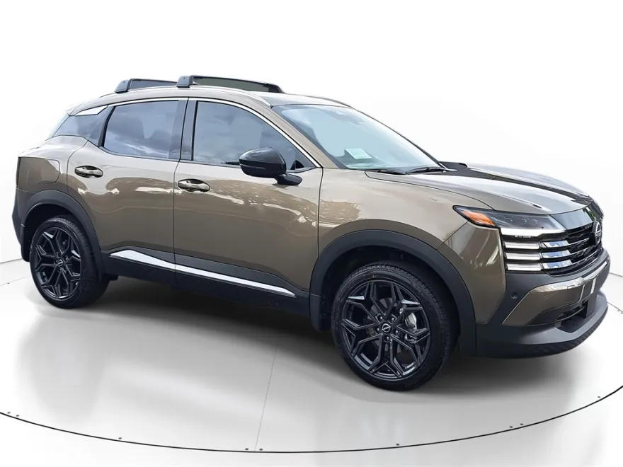 2026 Nissan Kicks SR photo 1