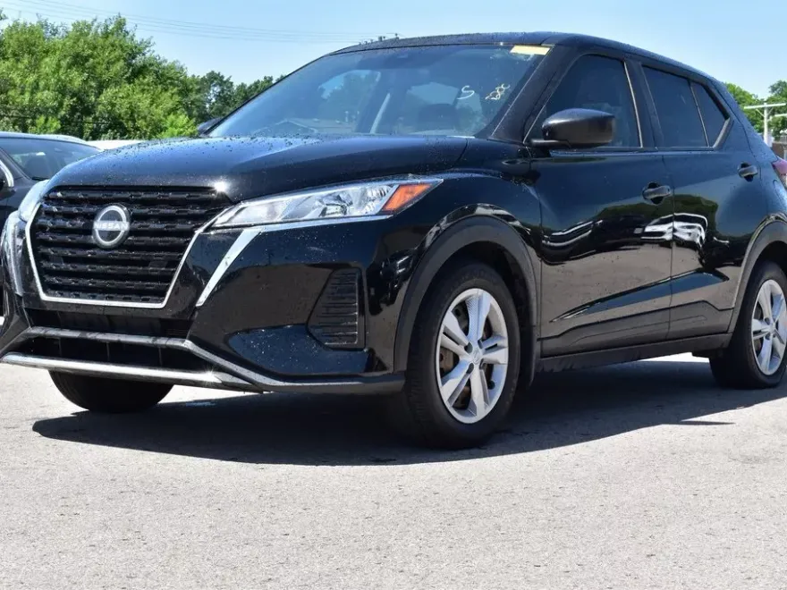 2023 Nissan Kicks S photo 1