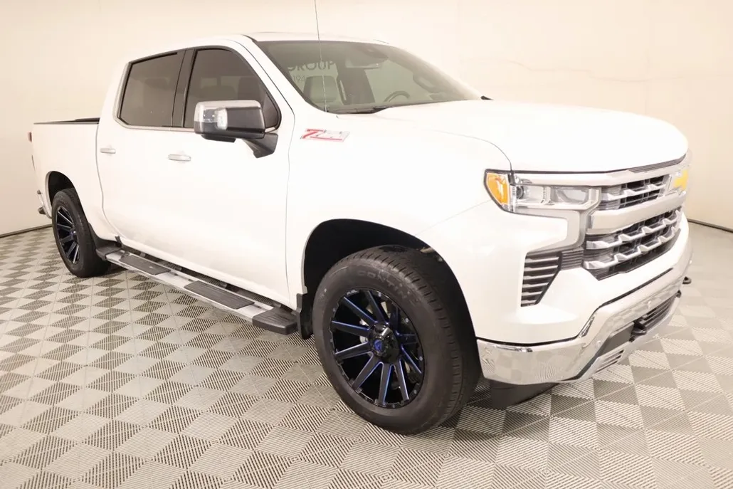 2024 Chevrolet Silverado 1500 LTZ photo 1