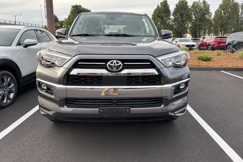 2022 Toyota 4Runner Limited photo 1