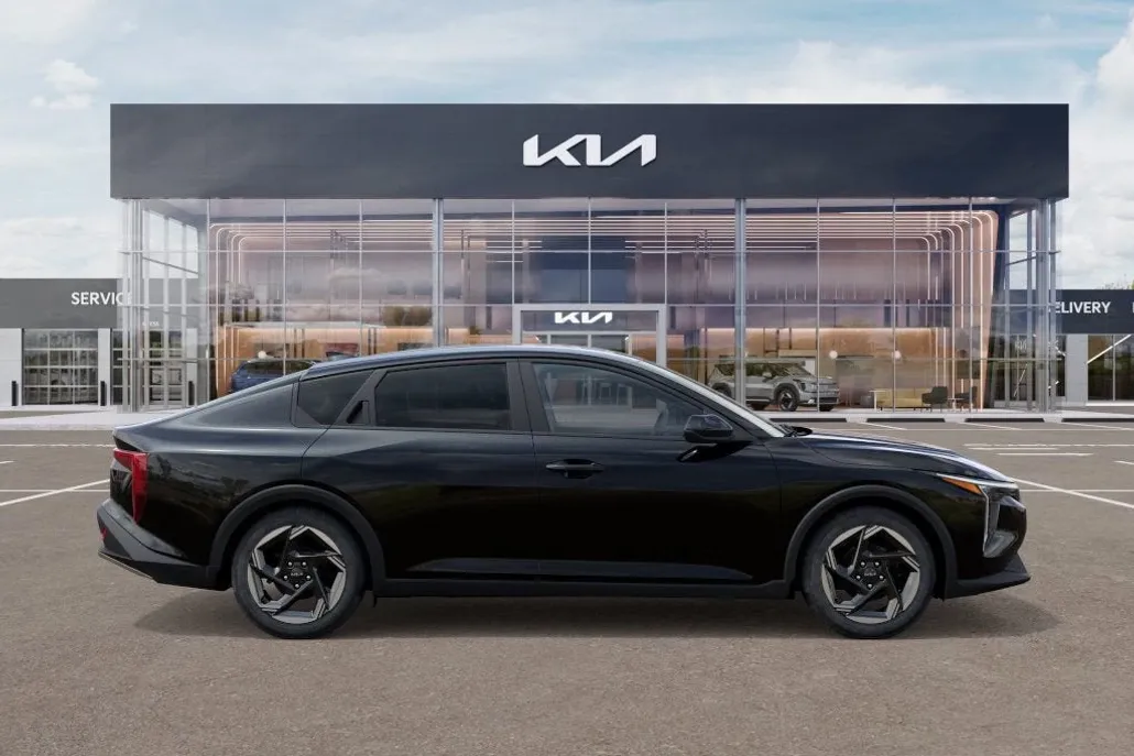 2025 Kia K4 EX photo 1