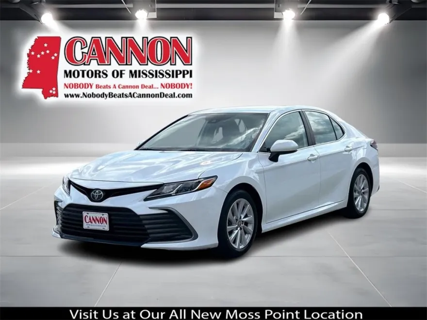 2024 Toyota Camry LE photo 1