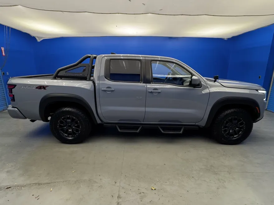 2022 Nissan Frontier PRO-4X photo 1