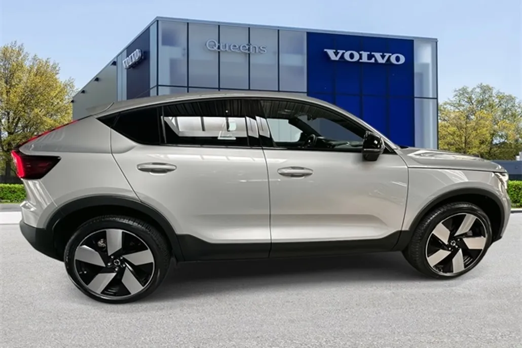 2023 Volvo C40 Recharge Ultimate photo 1
