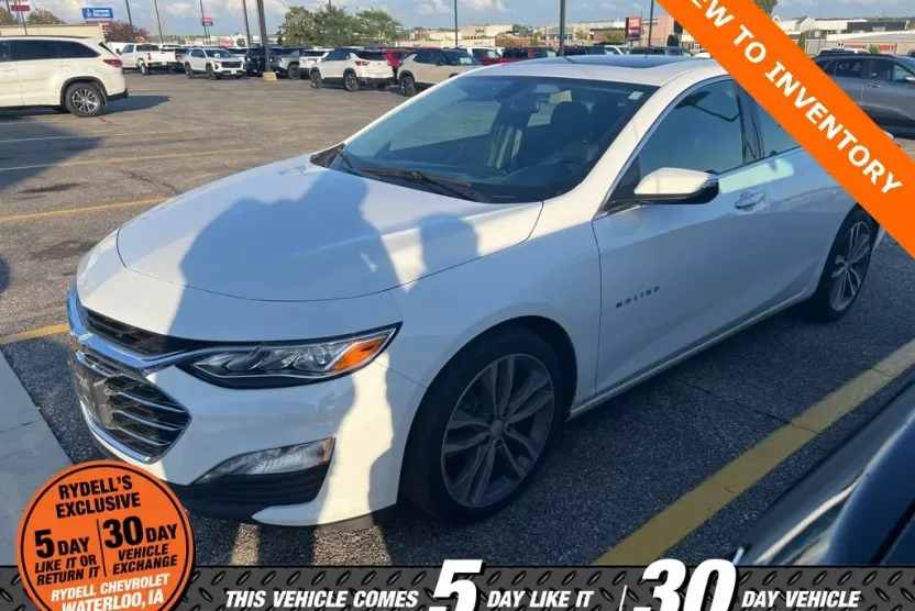 2022 Chevrolet Malibu Premier photo 1