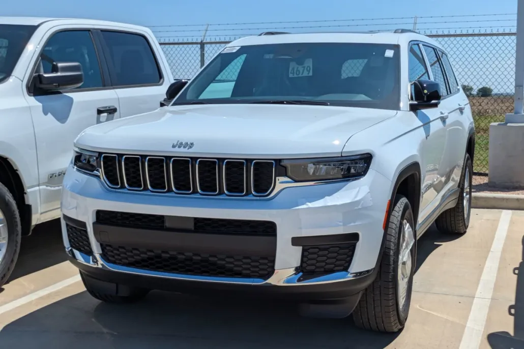2025 Jeep Grand Cherokee Laredo X photo 1
