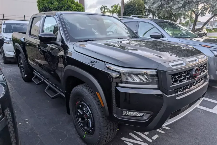 2026 Nissan Frontier Crew Cab PRO-4X photo 1