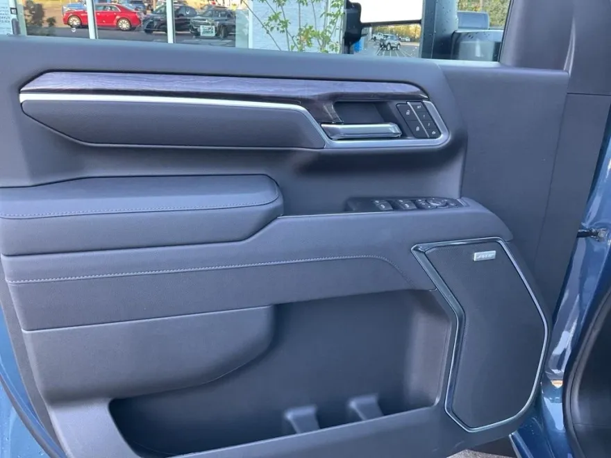 2026 Chevrolet Silverado 3500HD LTZ photo 1