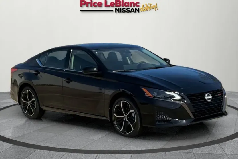 2025 Nissan Altima SR photo 1