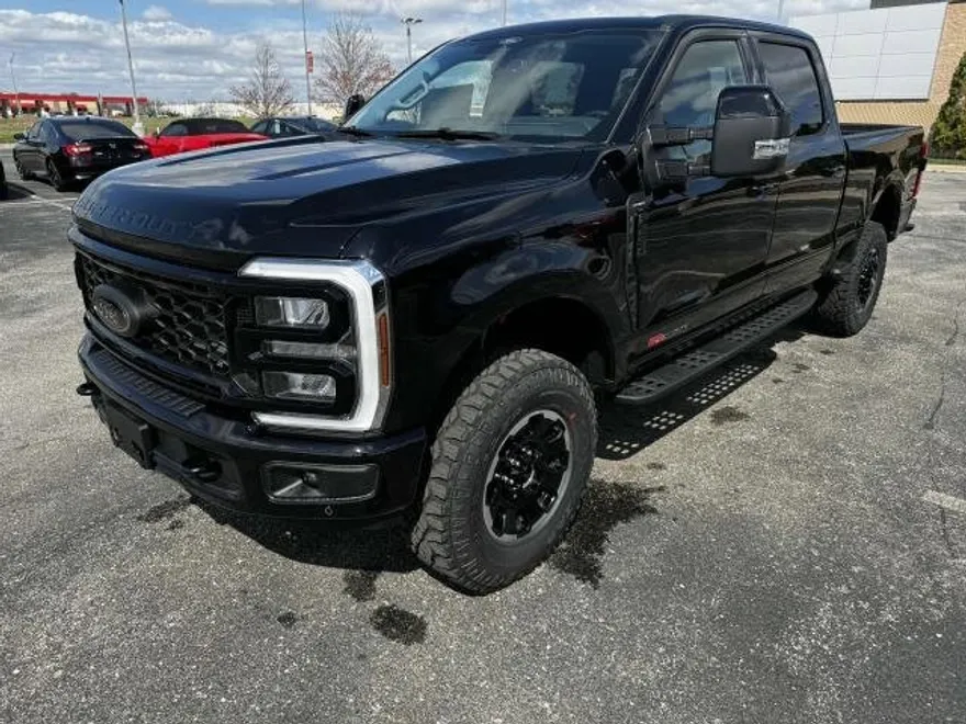 2025 Ford F-250 Lariat photo 1
