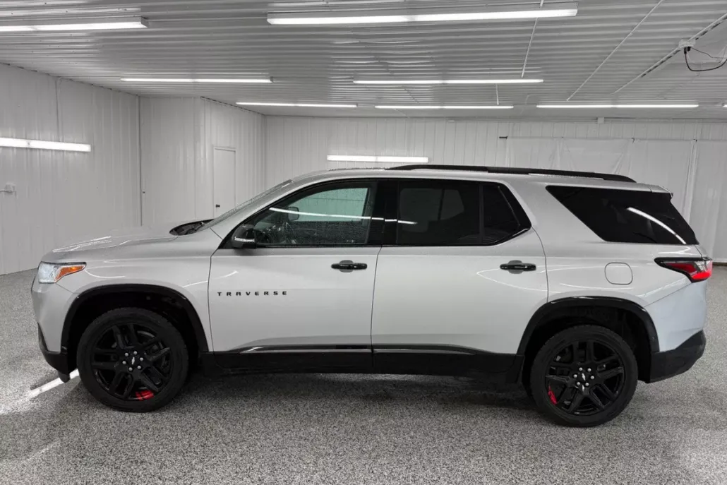 2021 Chevrolet Traverse Premier photo 1