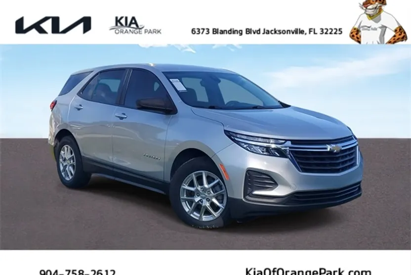 2022 Chevrolet Equinox LS photo 1