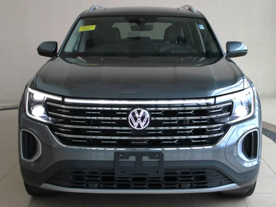 2024 Volkswagen Atlas SEL photo 1