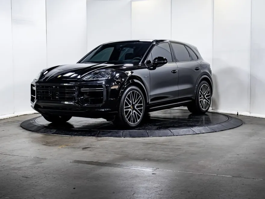 2024 Porsche Cayenne E-Hybrid Turbo photo 1
