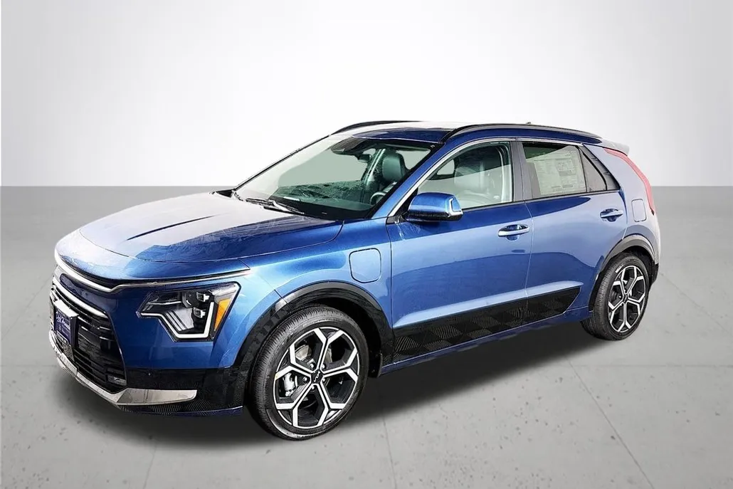 2025 Kia Niro Plug-In Hybrid SX Touring photo 1