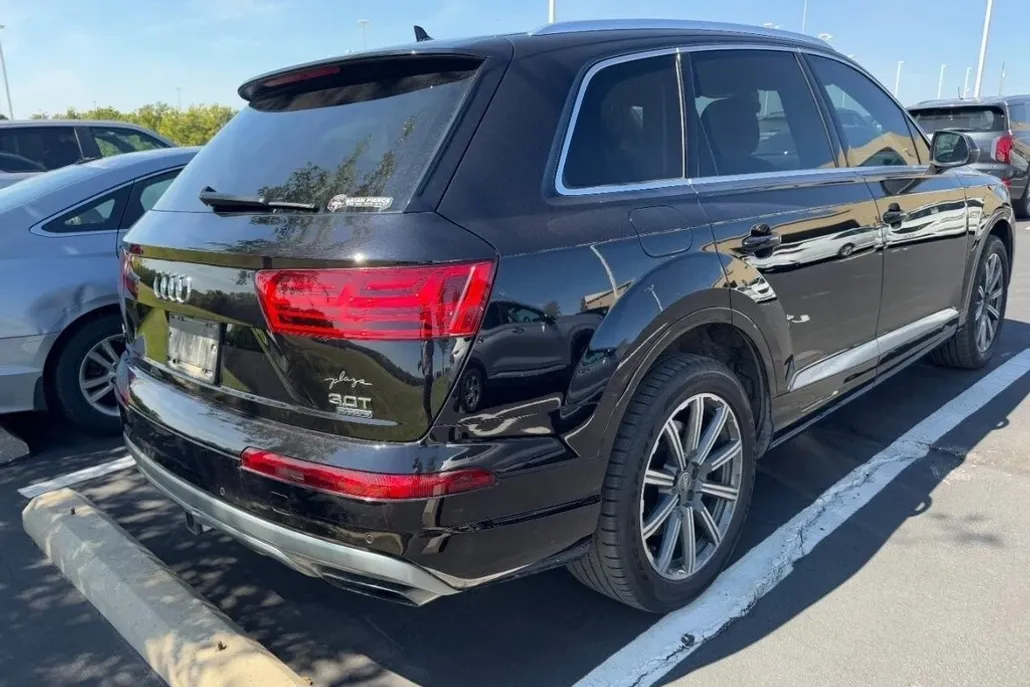 2017 Audi Q7 3.0T Prestige photo 1