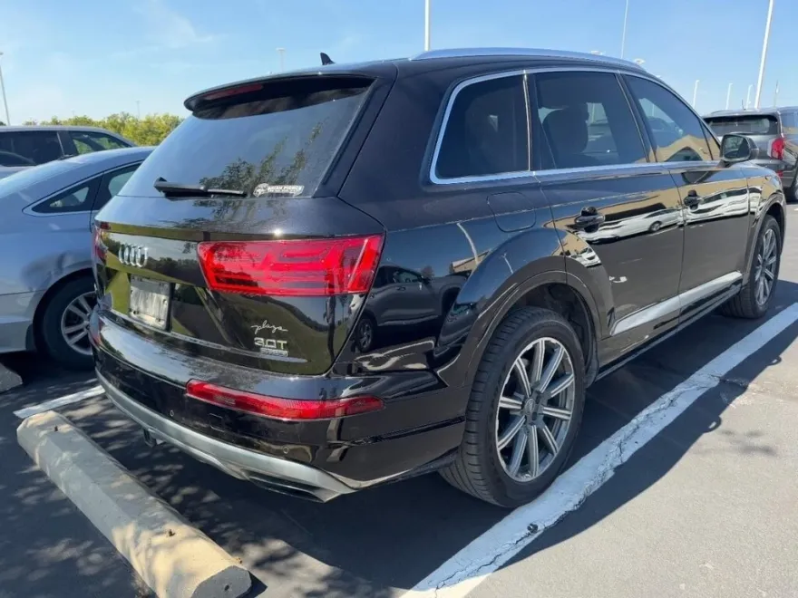 2017 Audi Q7 3.0T Prestige photo 1