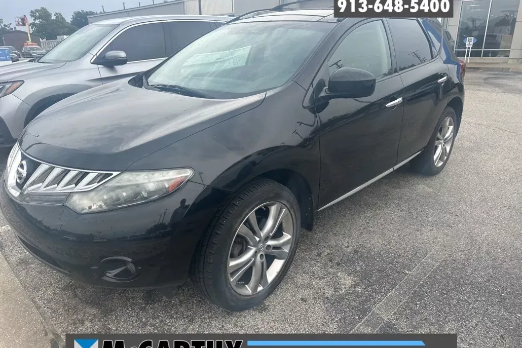 2010 Nissan Murano LE photo 1
