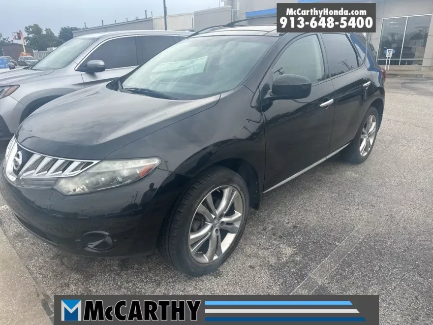 2010 Nissan Murano LE photo 1