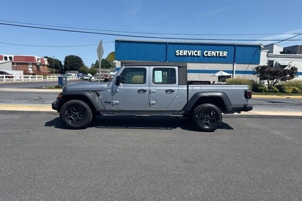 2021 Jeep Gladiator Sport photo 1