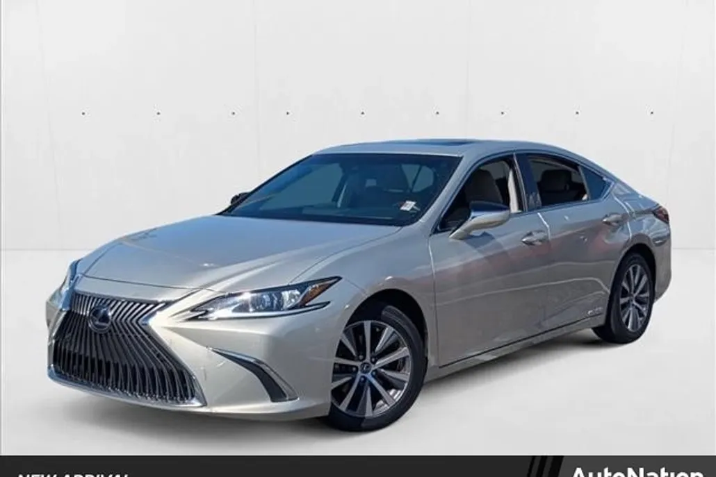 2020 Lexus ES 300h photo 1