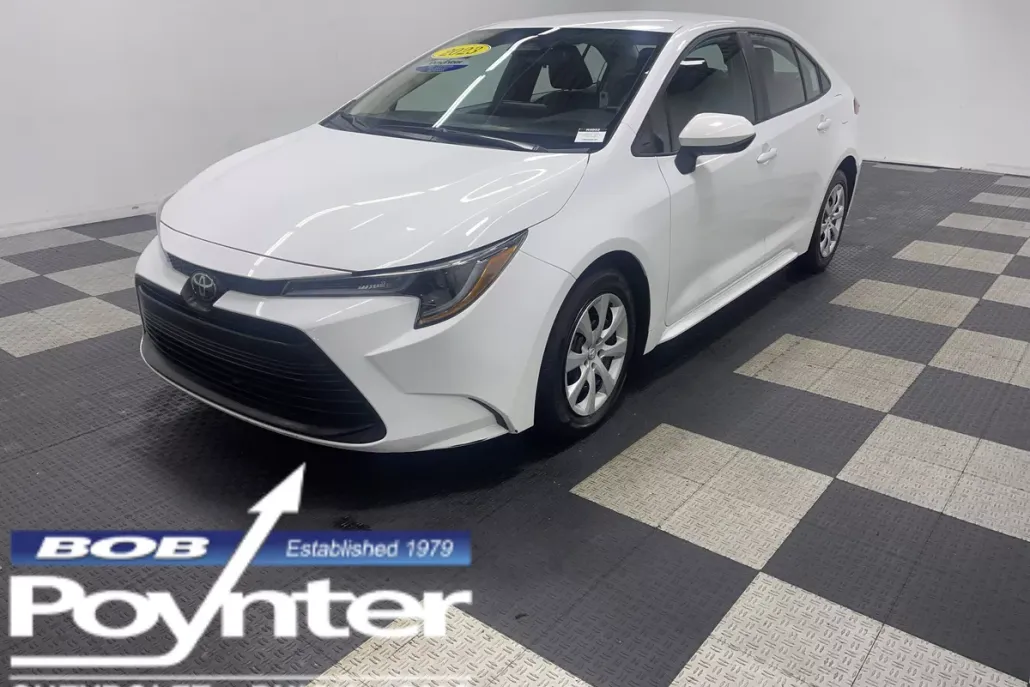 2023 Toyota Corolla LE photo 1
