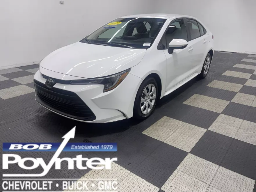 2023 Toyota Corolla LE photo 1