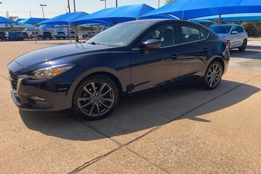2018 Mazda Mazda3 Touring photo 1