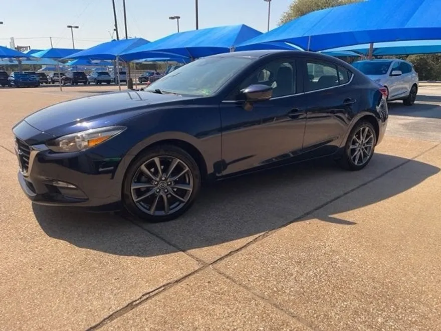 2018 Mazda Mazda3 Touring photo 1