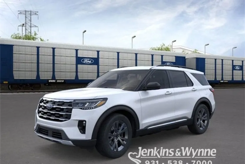 2025 Ford Explorer photo 1