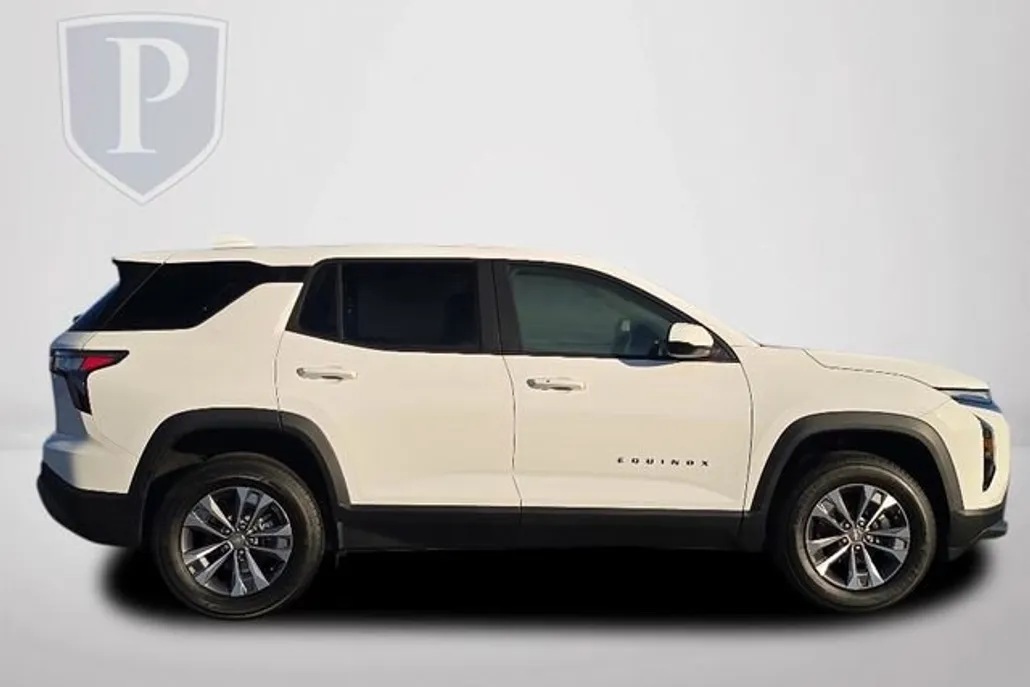 2026 Chevrolet Equinox LT photo 1