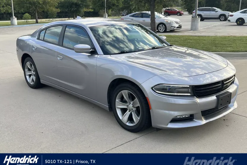 2015 Dodge Charger SXT photo 1