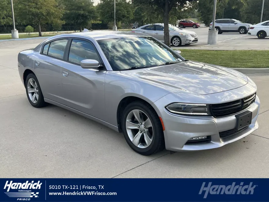 2015 Dodge Charger SXT photo 1
