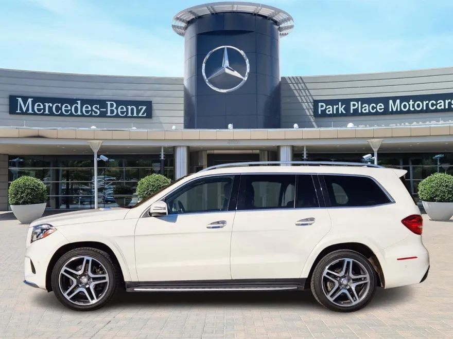2017 Mercedes Benz GLS 550 photo 1
