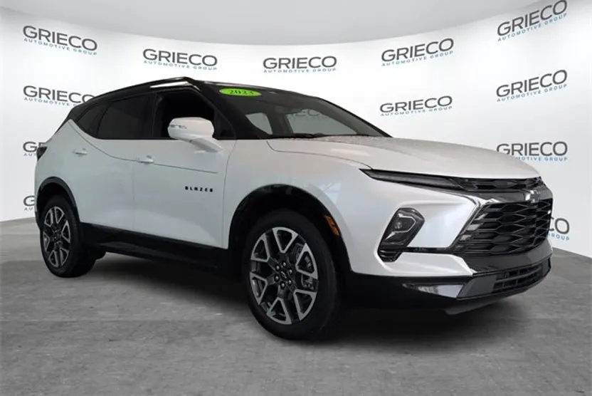 2023 Chevrolet Blazer RS photo 1