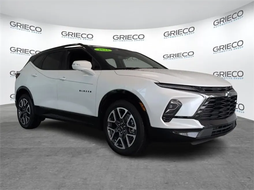 2023 Chevrolet Blazer RS photo 1