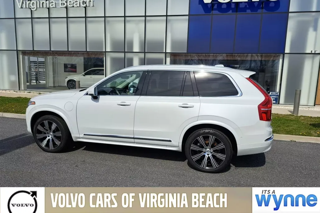 2025 Volvo XC90 T8 Plus photo 1