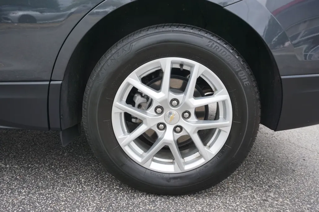2023 Chevrolet Equinox LT photo 1