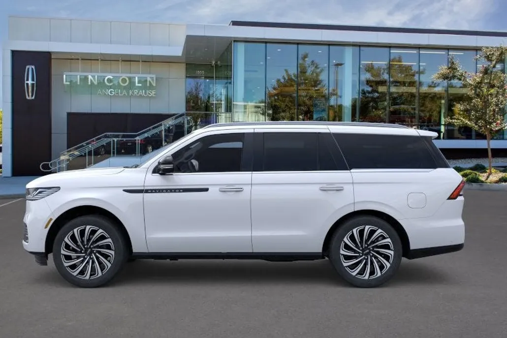 2025 Lincoln Navigator Black Label photo 1