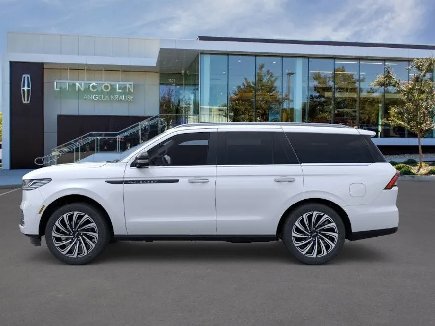 2025 Lincoln Navigator Black Label photo 1