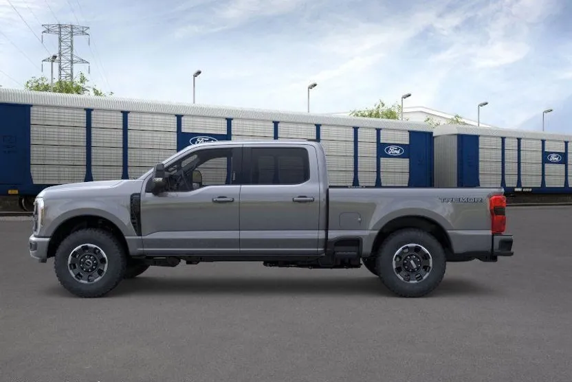 2026 Ford F-250 Lariat photo 1