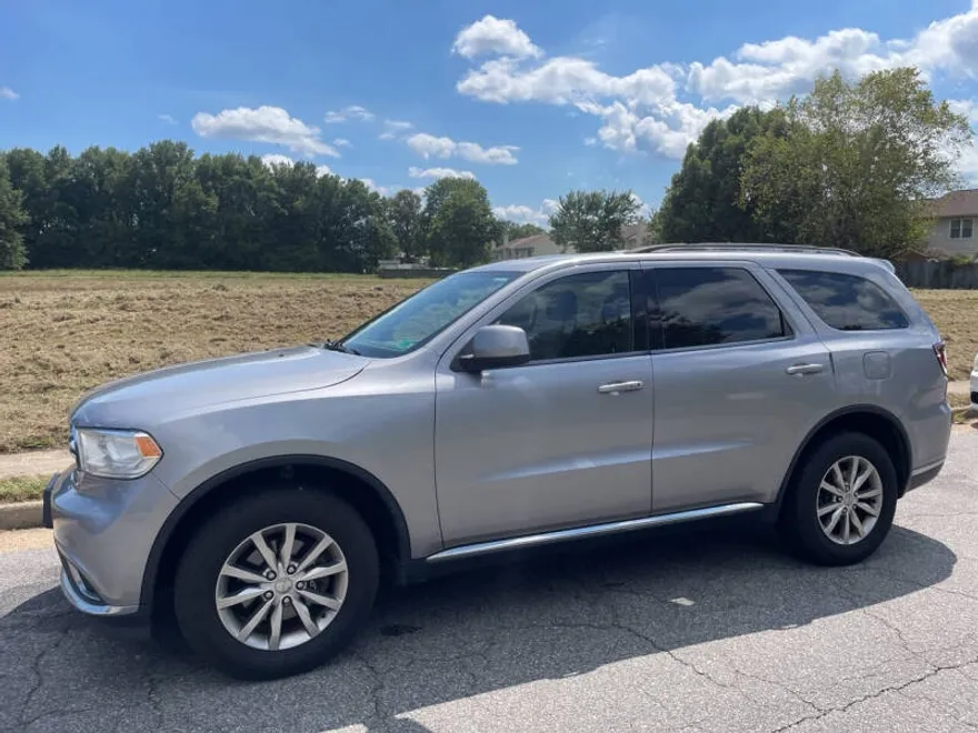 2017 Dodge Durango SXT photo 1